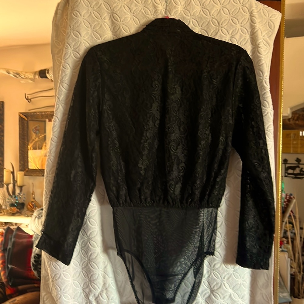Natori body lace top